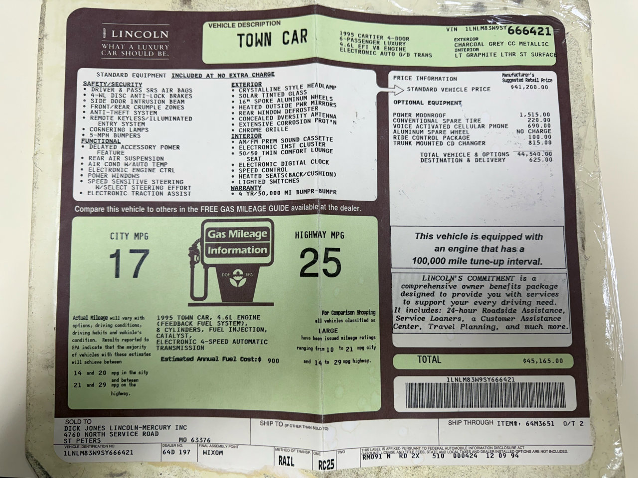 Used 1995 Lincoln Town Car Cartier image 2