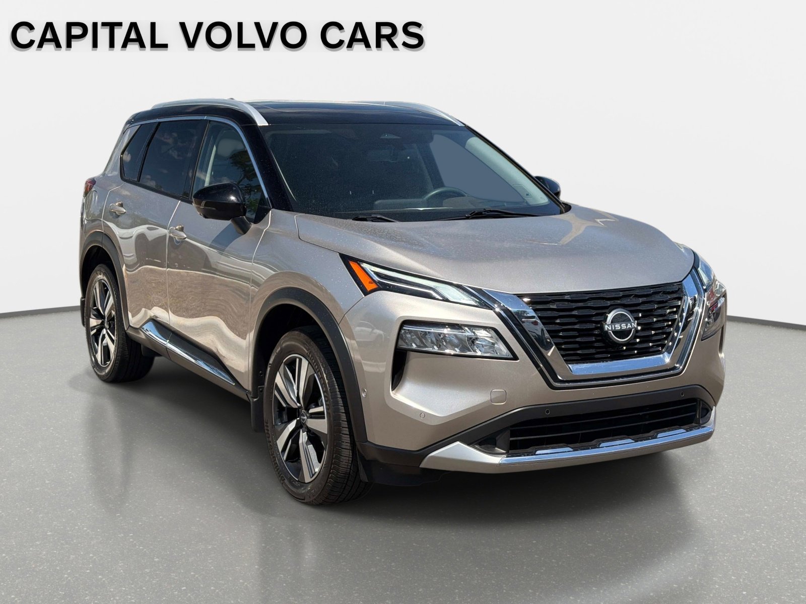 Used 2023 Nissan Rogue Platinum w/ Platinum Premium Package FWD image 3