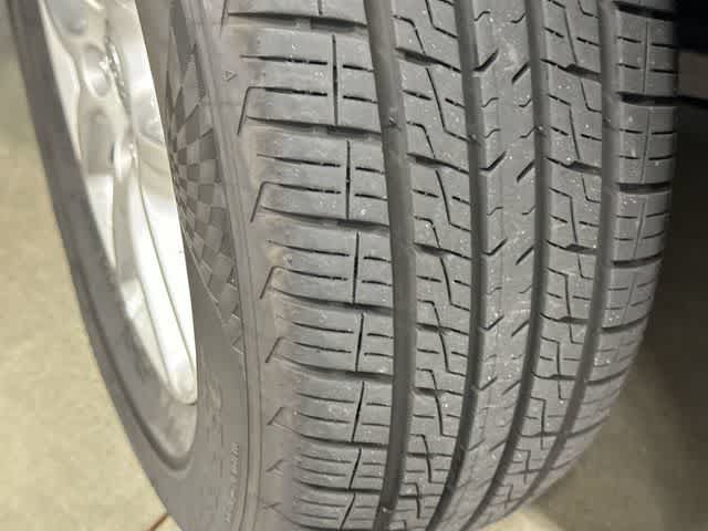 Used 2024 Chrysler Pacifica Touring-L FWD image 28