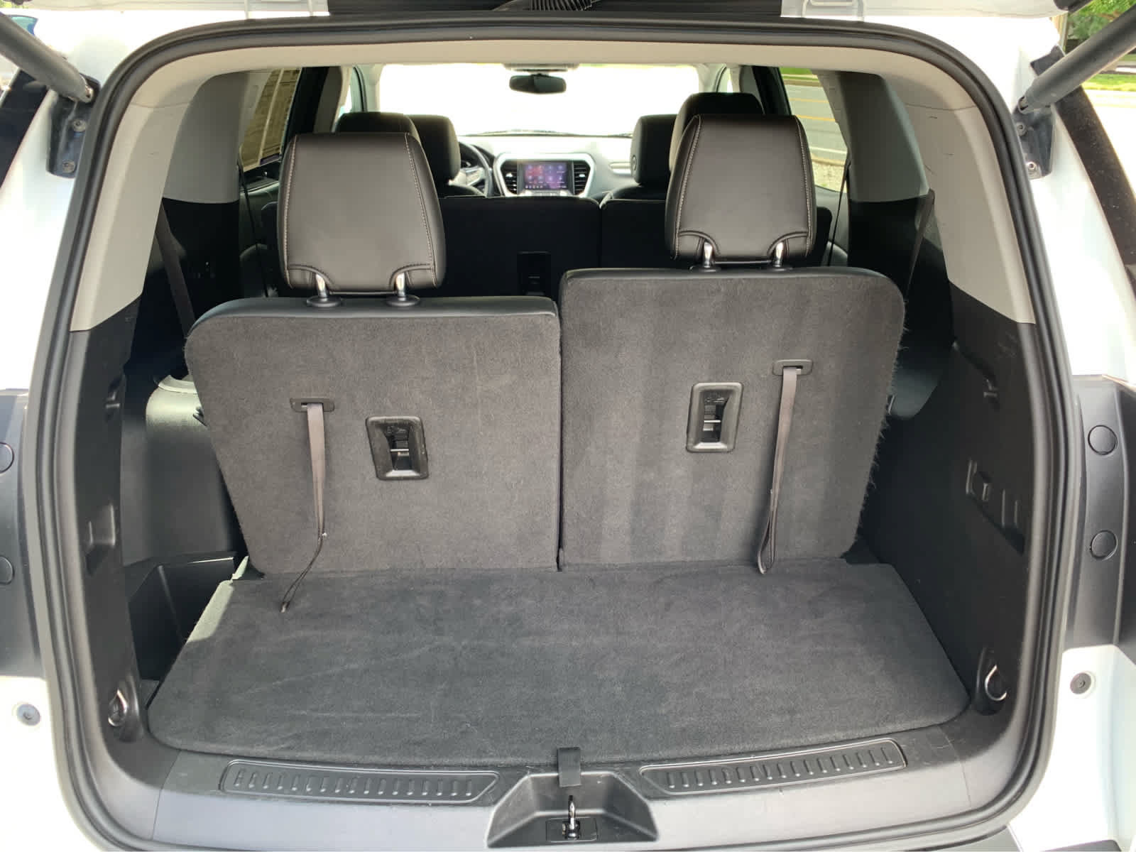 Used 2020 GMC Acadia SLT FWD image 6