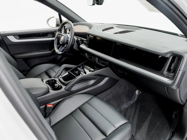 Certified 2025 Porsche Cayenne image 22