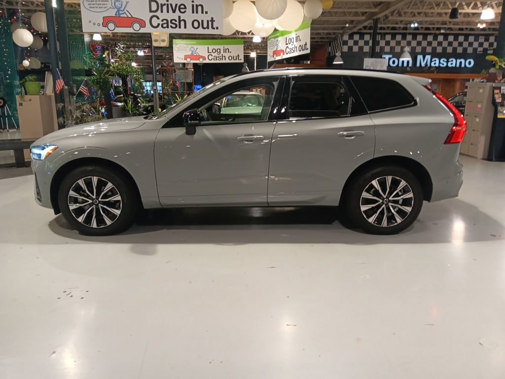 Used 2024 Volvo XC60 B5 Plus w/ Protection Package Premier AWD/4WD image 16
