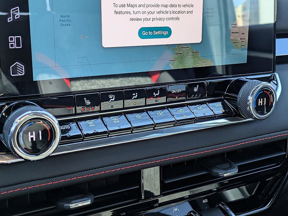 Used 2025 Chevrolet Colorado Z71 image 23