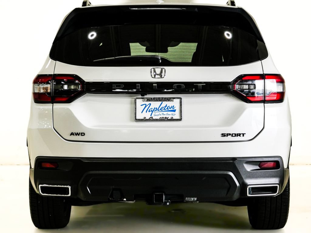 Used 2024 Honda Pilot Sport image 7