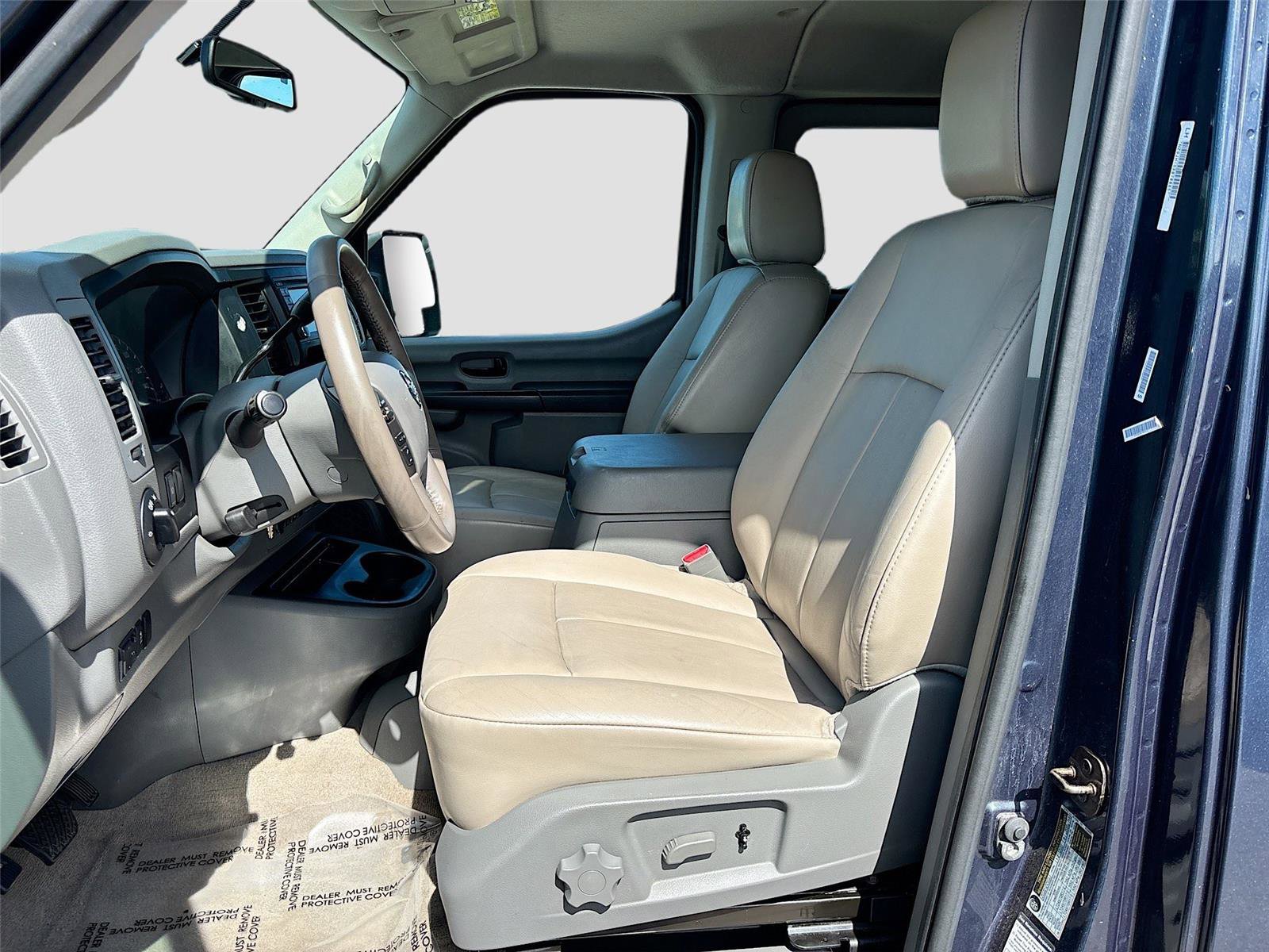 Used 2016 Nissan NV 3500 SL image 23