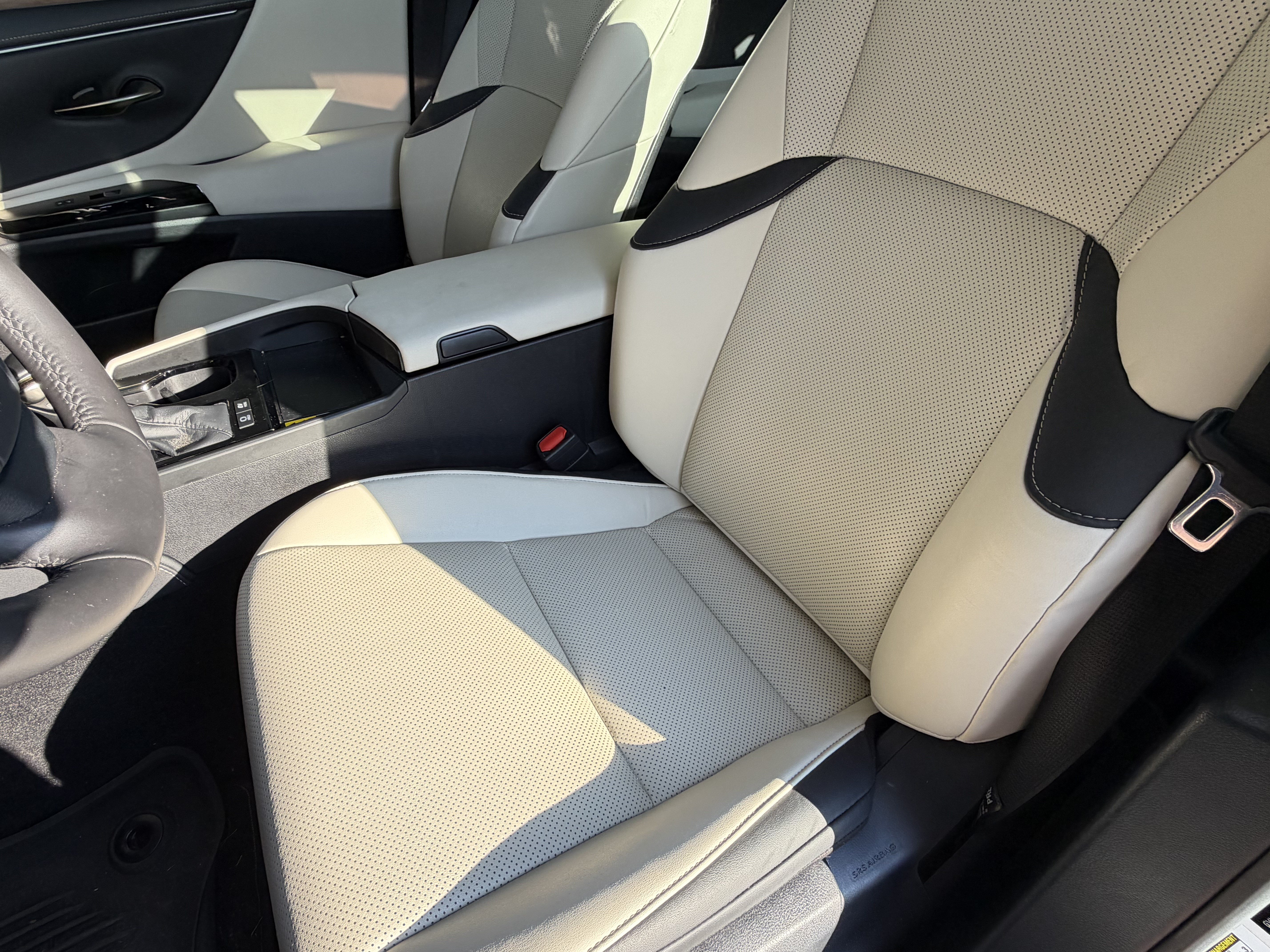 Used 2023 Lexus ES 300h w/ Premium Package FWD image 16