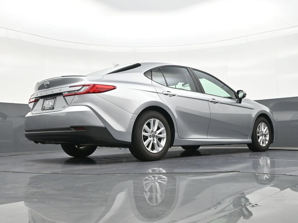 Used 2025 Toyota Camry LE w/ Convenience Package FWD image 27