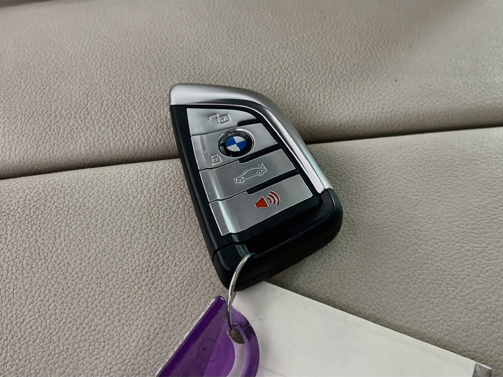 Used 2021 BMW X5 xDrive40i w/ M Sport Package AWD/4WD image 24