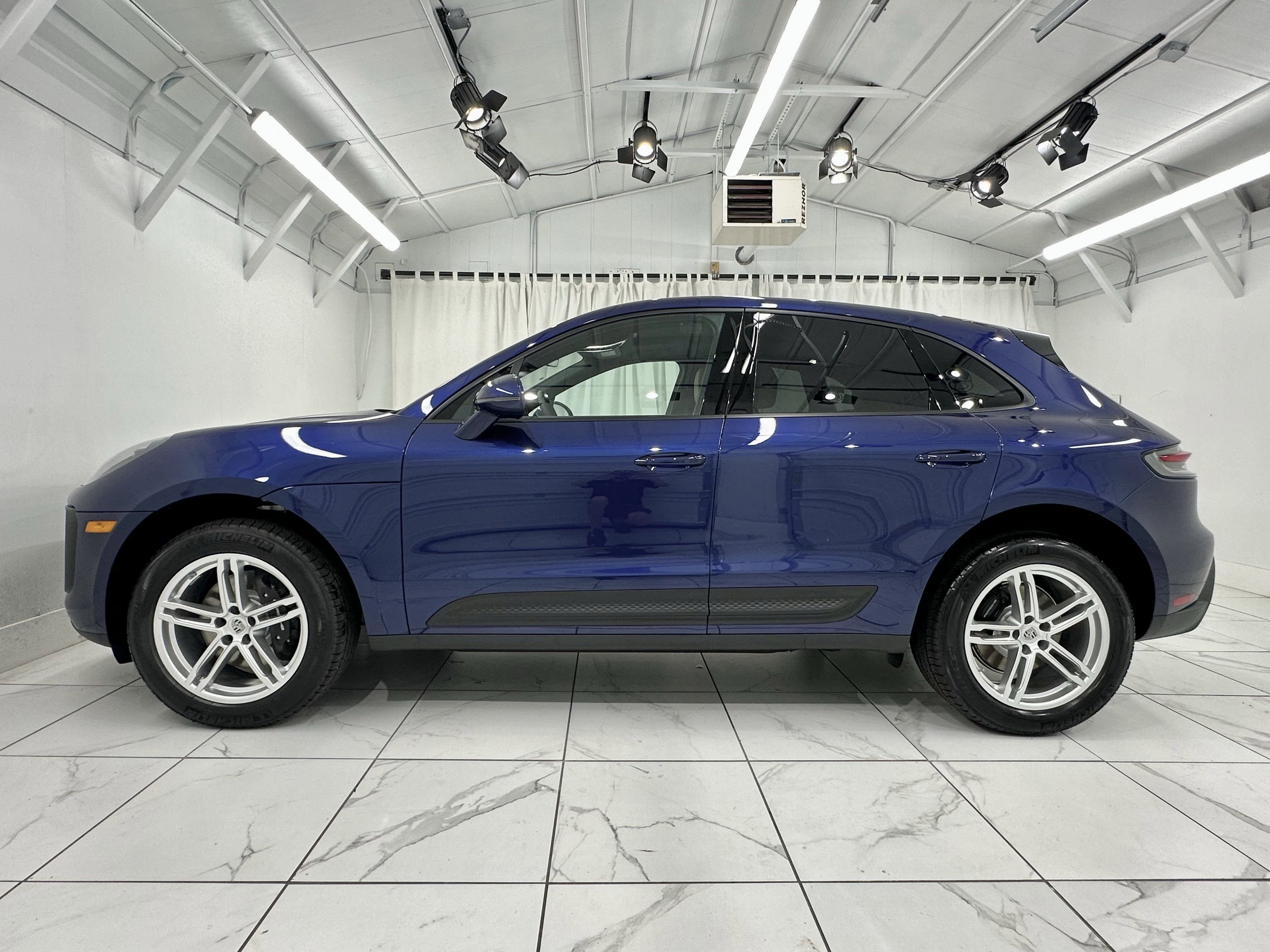 Certified 2025 Porsche Macan image 2