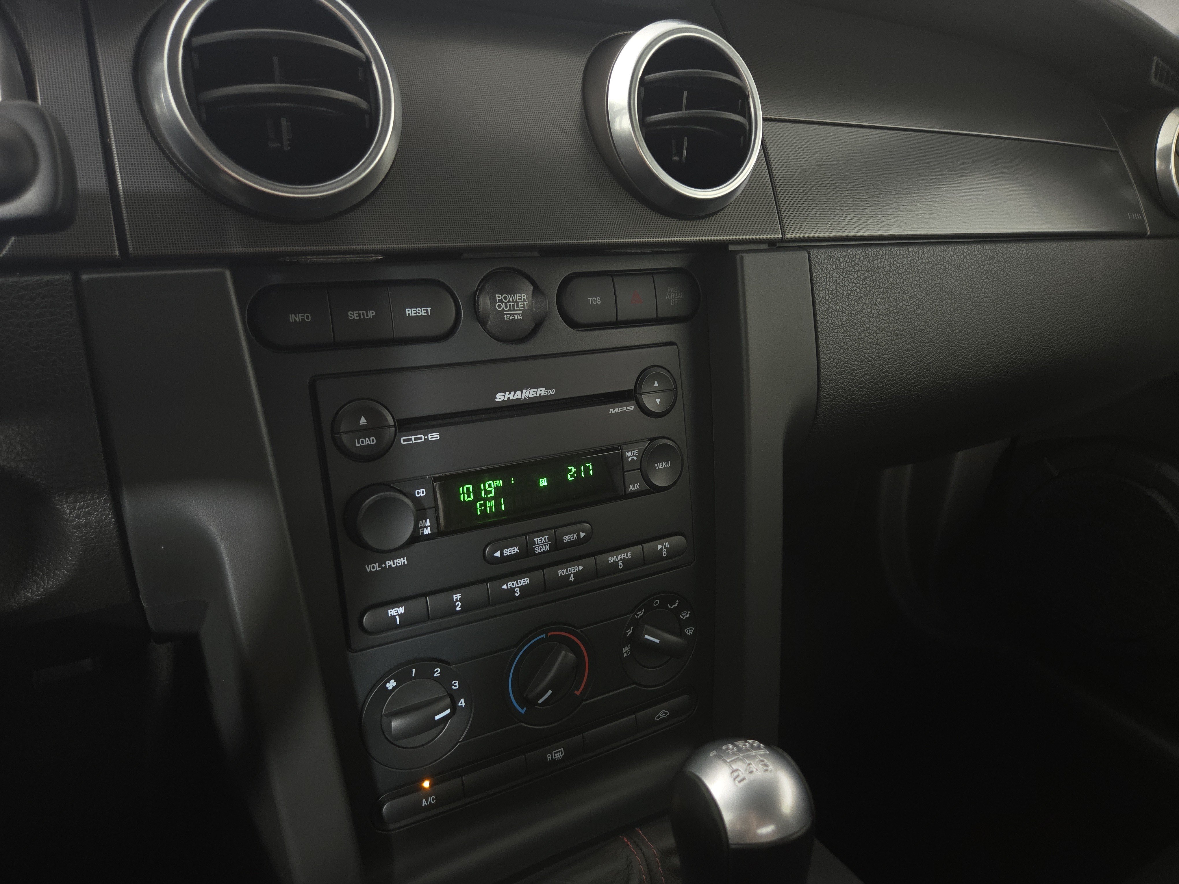 Used 2007 Ford Mustang Shelby GT500 RWD image 20