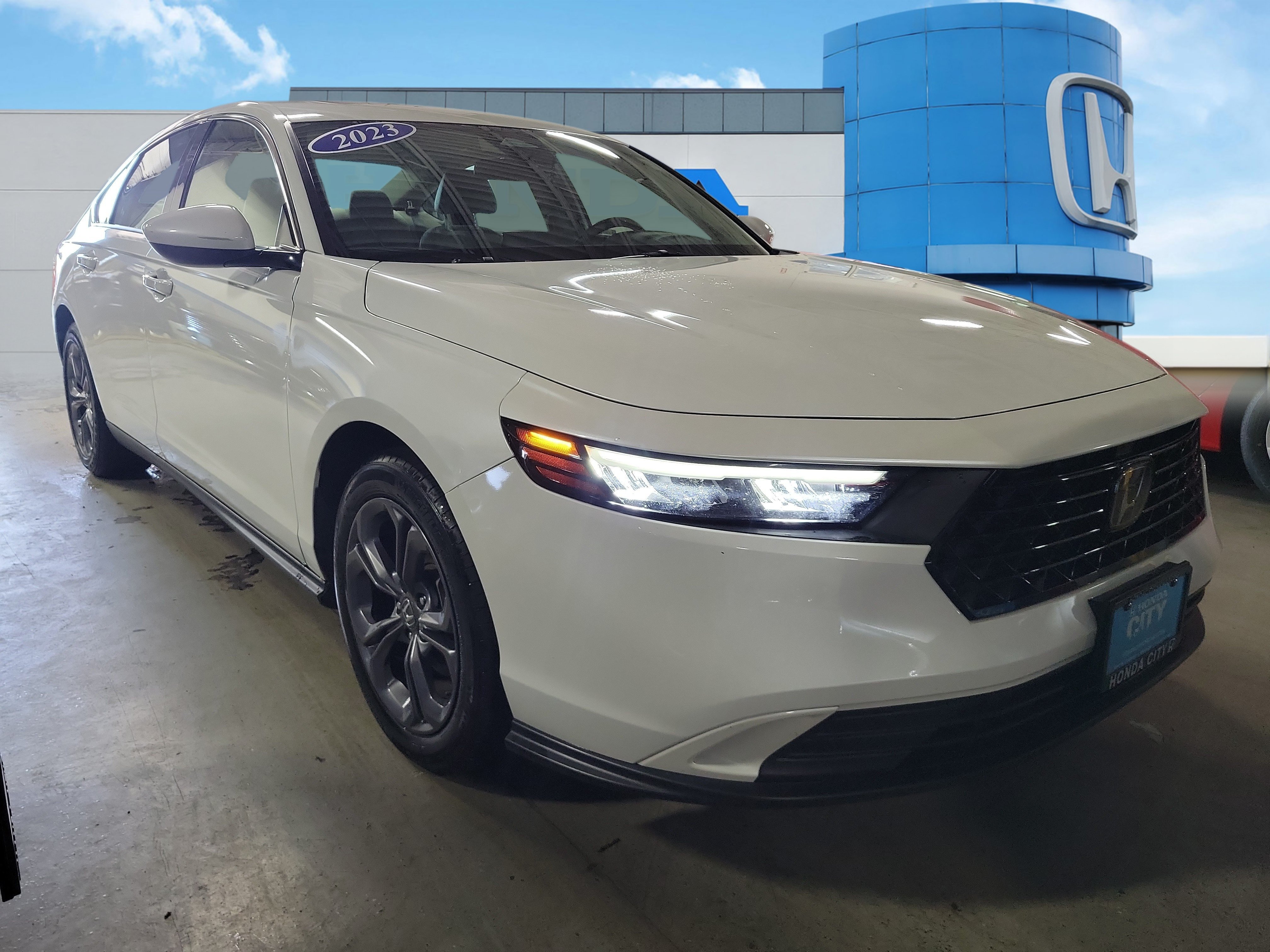 Used 2023 Honda Accord EX image 34