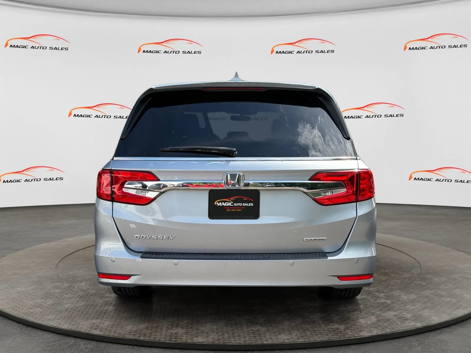 Used 2018 Honda Odyssey Touring image 9
