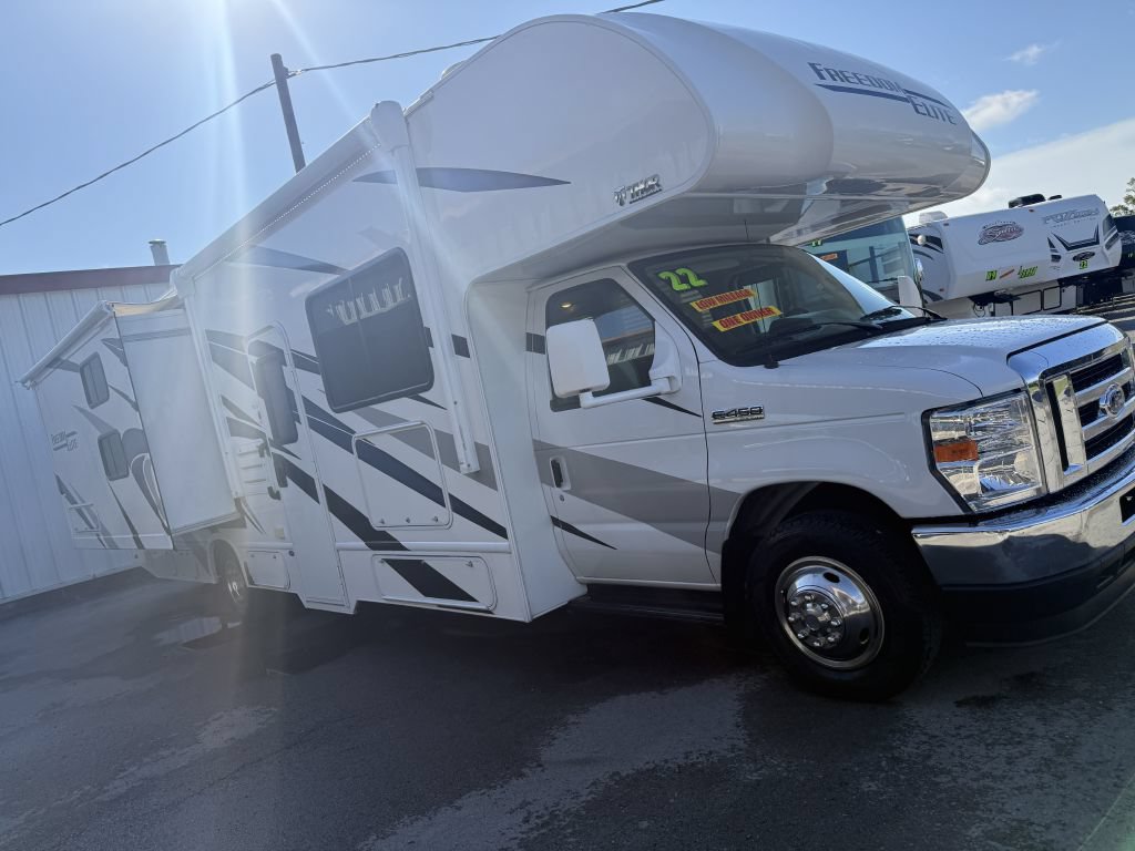 Used 2022 Ford E-450 and Econoline 450 Super Duty w/ Motorhome Prep Package RWD image 21