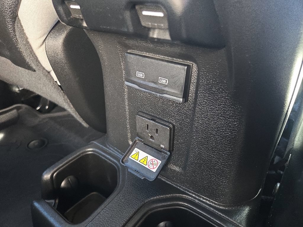 Used 2023 Jeep Gladiator Mojave w/ Cold Weather Group AWD/4WD image 95