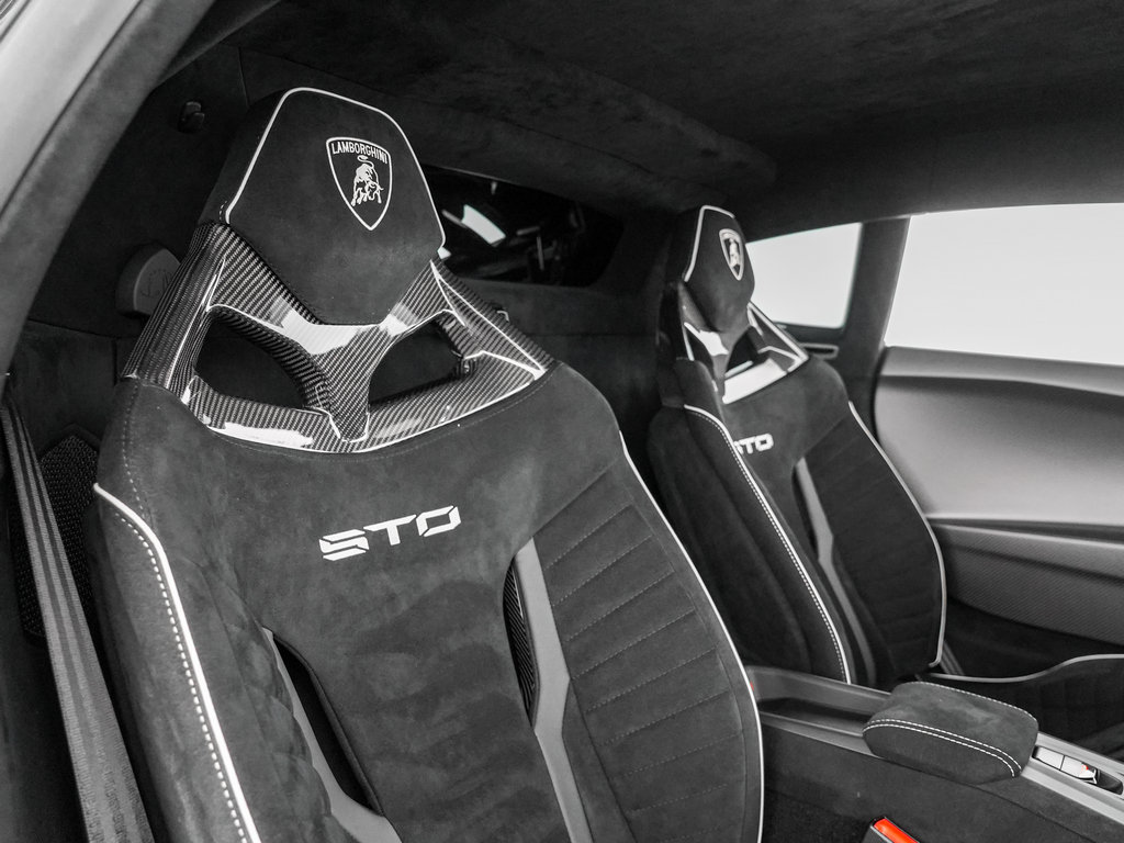 Used 2023 Lamborghini Huracan STO RWD image 27
