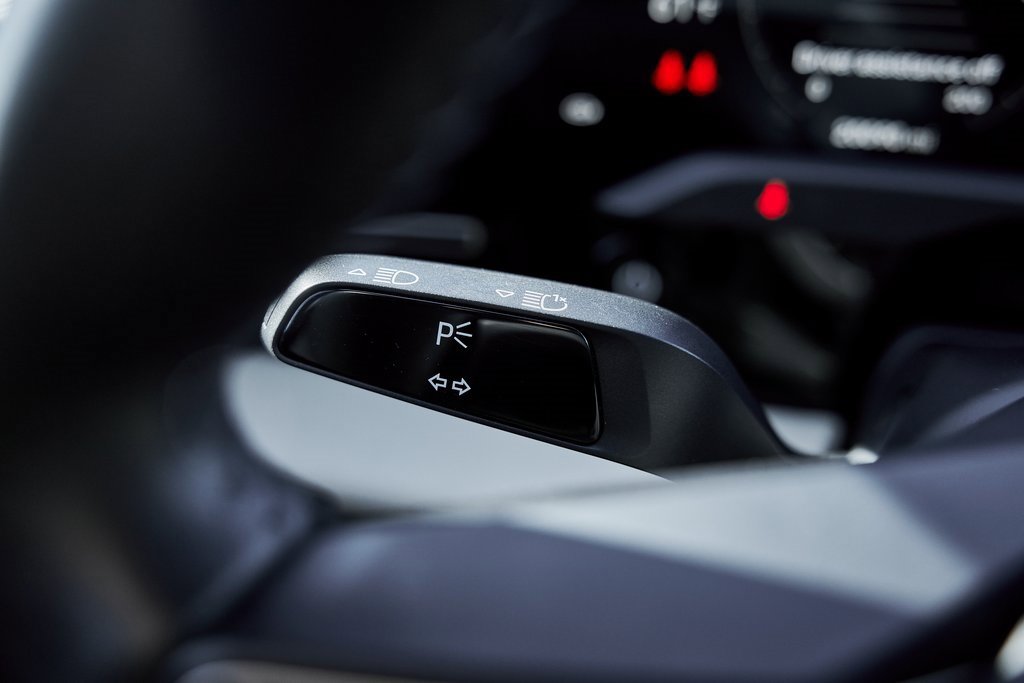 Used 2020 Porsche Taycan Turbo S image 58