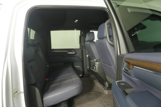 Used 2024 Chevrolet Silverado 3500 High Country w/ Technology Package AWD/4WD image 31