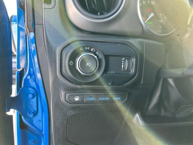 Used 2023 Jeep Wrangler Unlimited AWD/4WD image 24