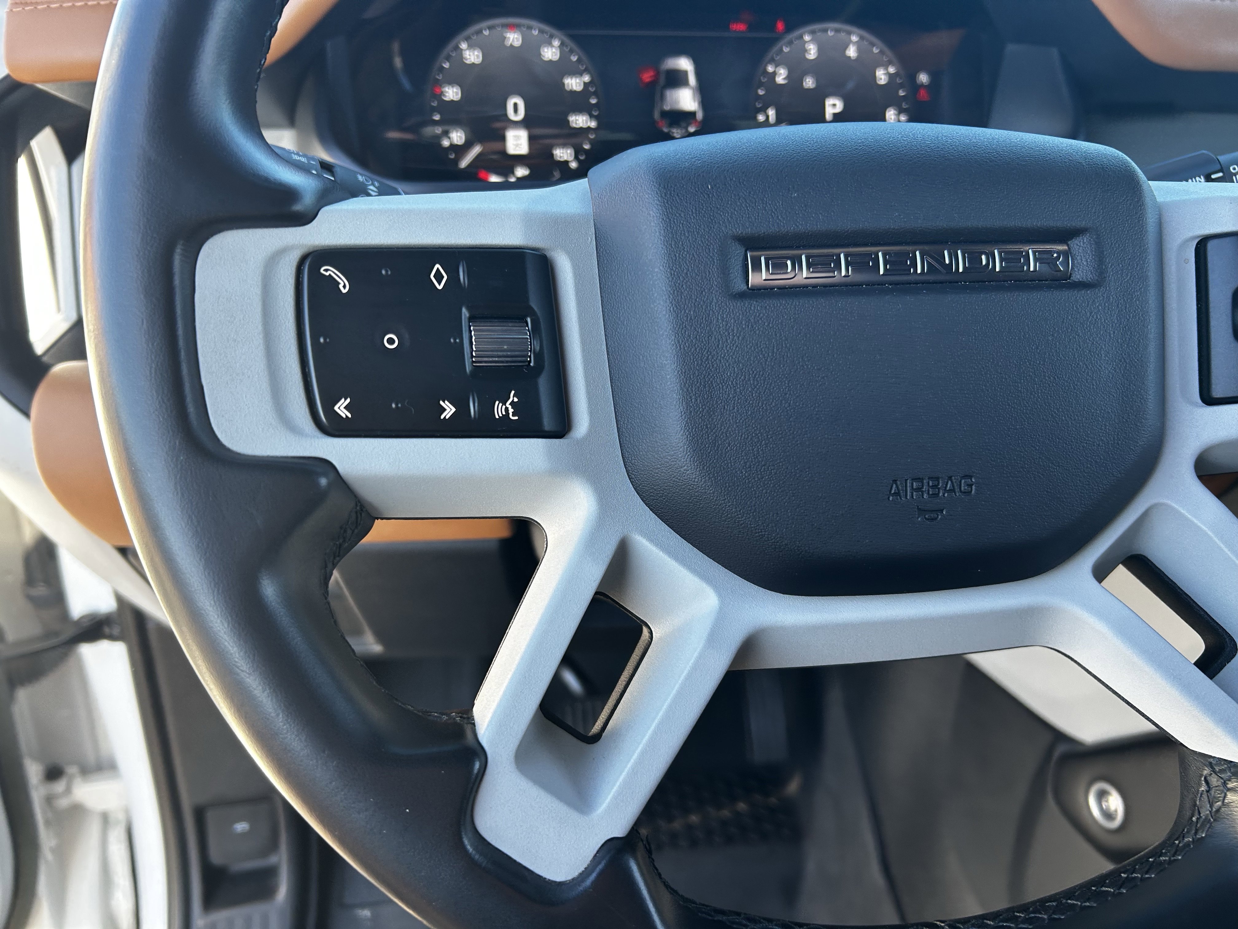 Used 2023 Land Rover Defender 110 X-Dynamic SE image 23