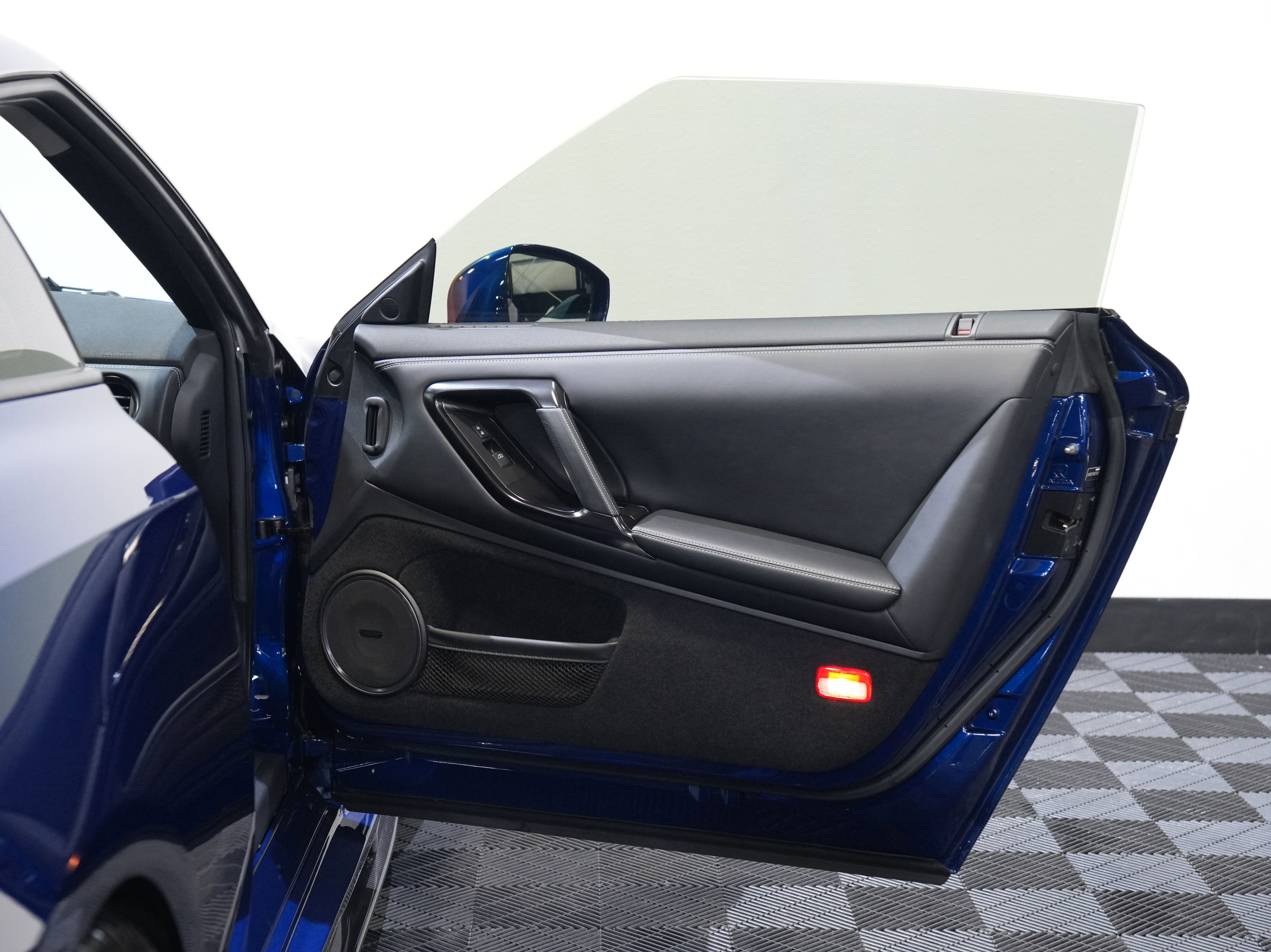 Used 2014 Nissan GT-R Premium AWD/4WD image 28