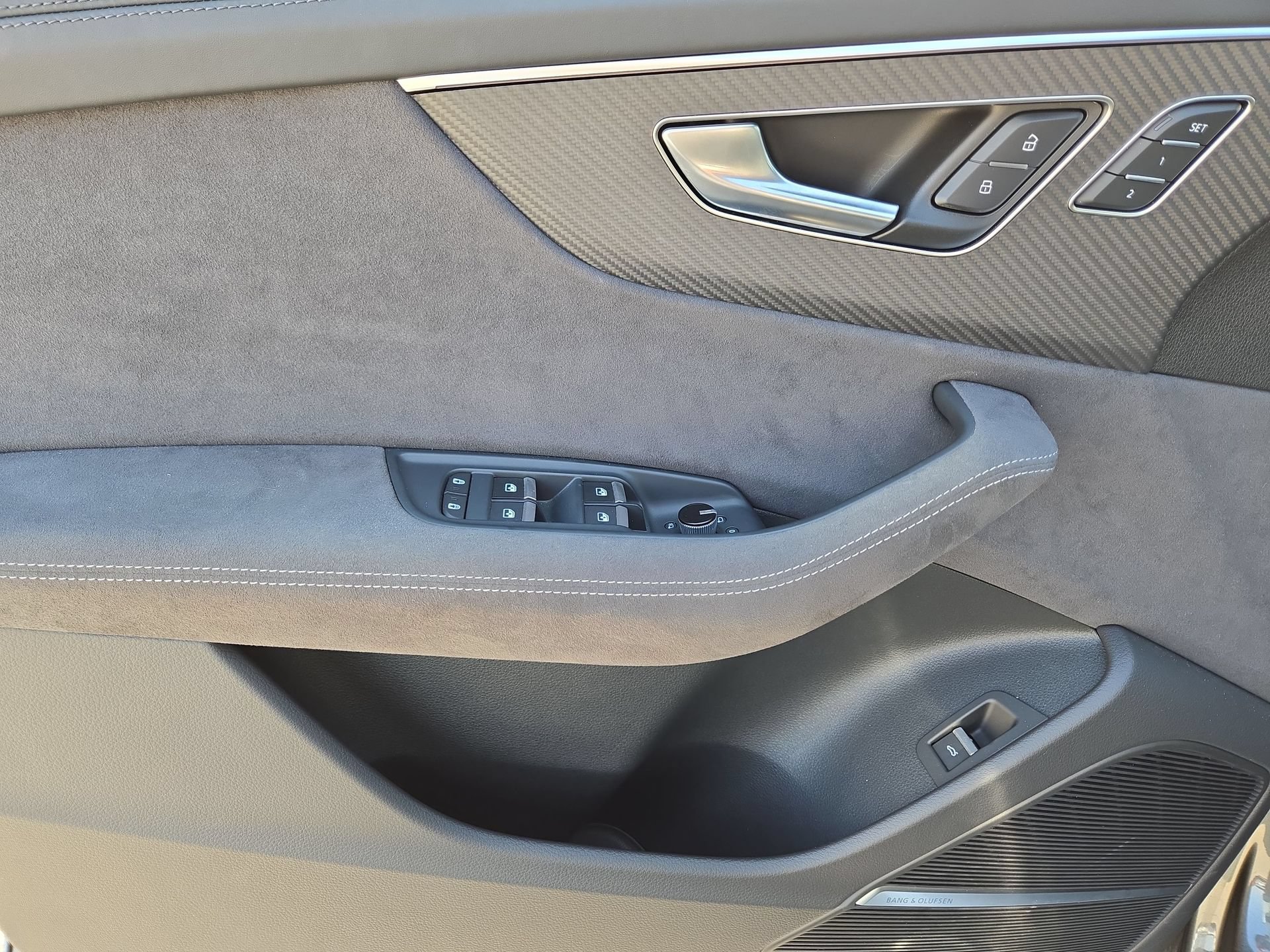 Certified 2025 Audi RS Q8 performance AWD/4WD image 15