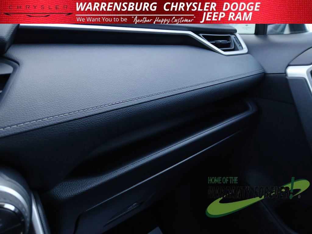 Used 2025 Toyota RAV4 XLE image 27