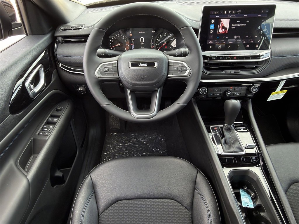 New 2026 Jeep Compass Latitude image 11