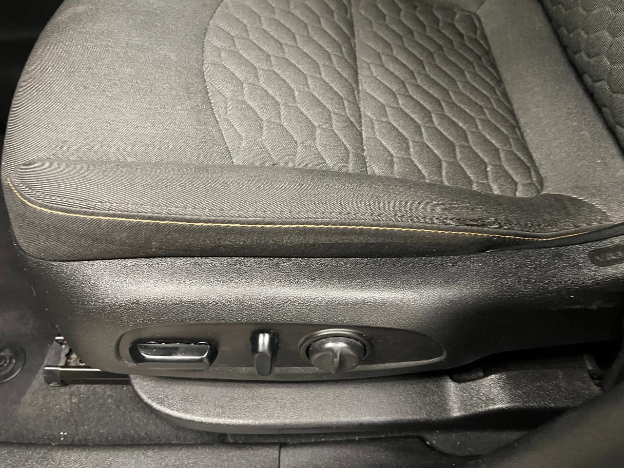 Used 2019 Chevrolet Equinox LT image 25