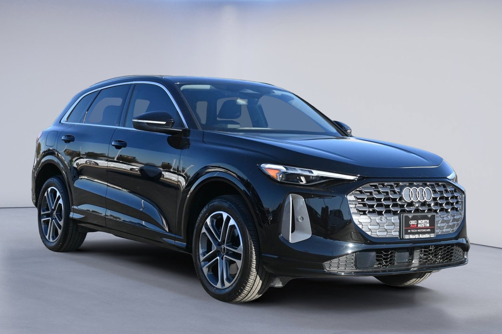 Certified 2025 Audi Q5 Premium Plus w/ Premium Plus image 1