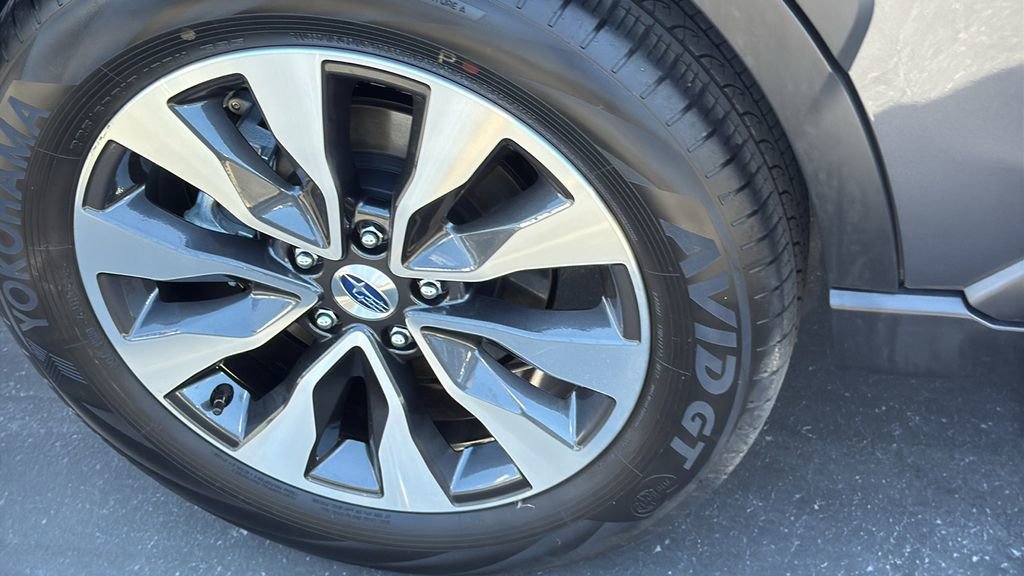 Certified 2025 Subaru Outback Limited w/ Tech Package 2 AWD/4WD image 11