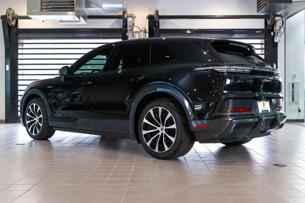 New 2026 Porsche Cayenne Electric AWD/4WD image 3