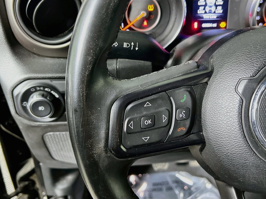 Used 2018 Jeep Wrangler Sport AWD/4WD image 16