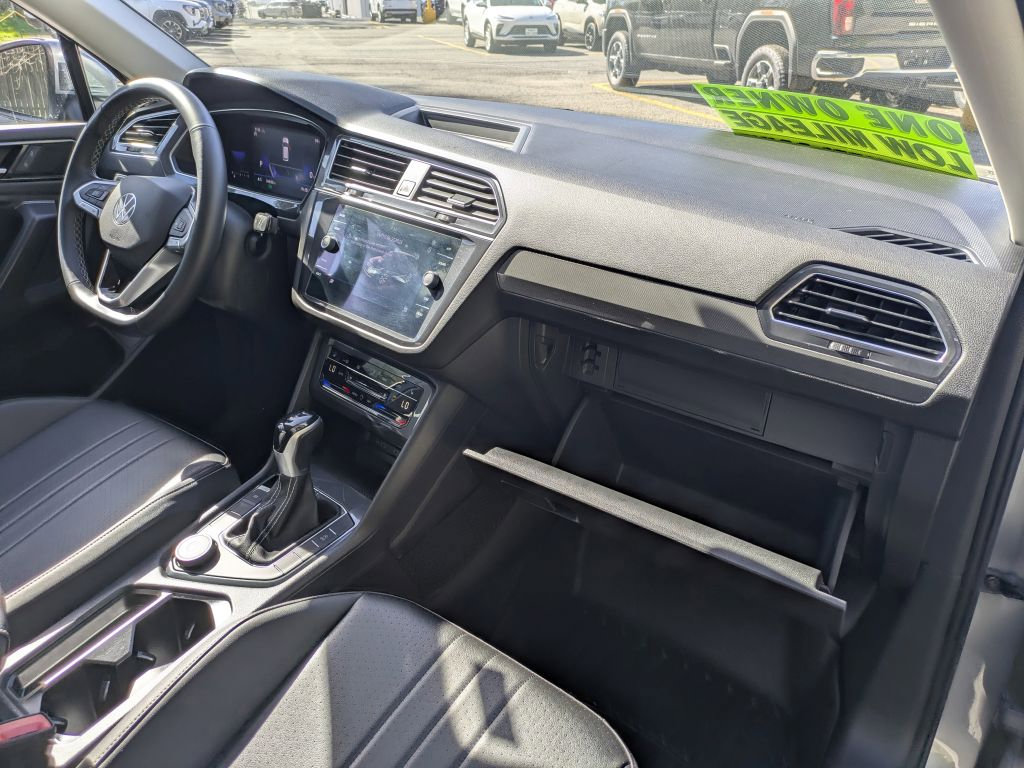 Used 2022 Volkswagen Tiguan SE AWD/4WD image 25