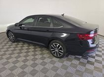 Used 2025 Volkswagen Jetta SE FWD image 22