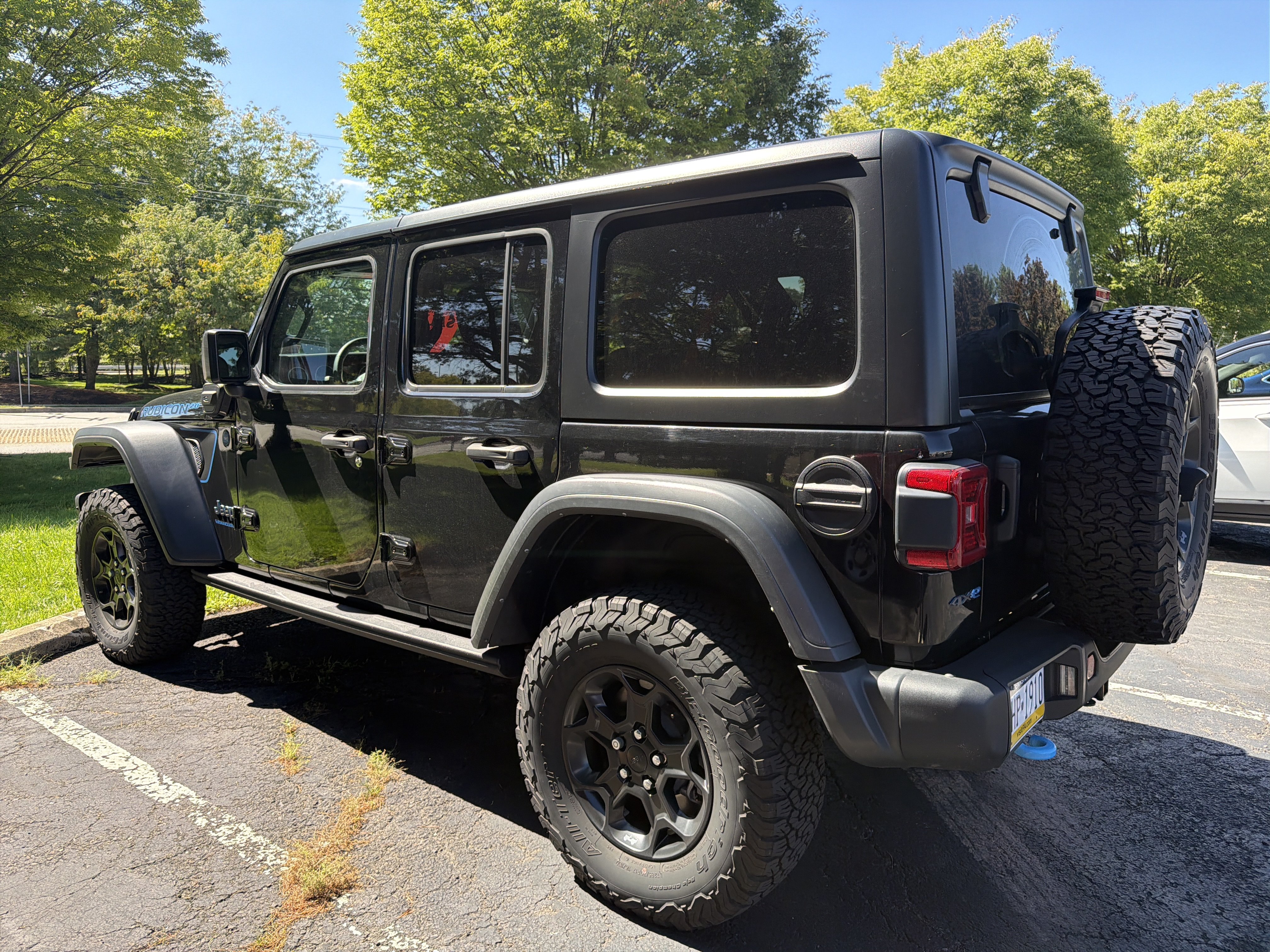 Used 2023 Jeep Wrangler Unlimited Rubicon 4xe AWD/4WD image 6