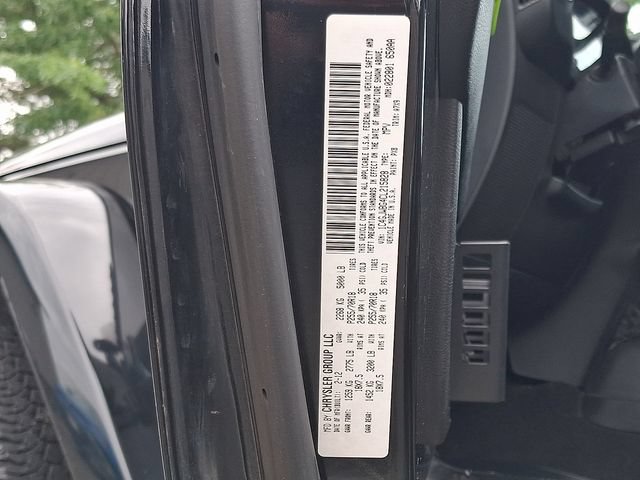 Used 2012 Jeep Wrangler Sahara w/ Connectivity Group AWD/4WD image 27