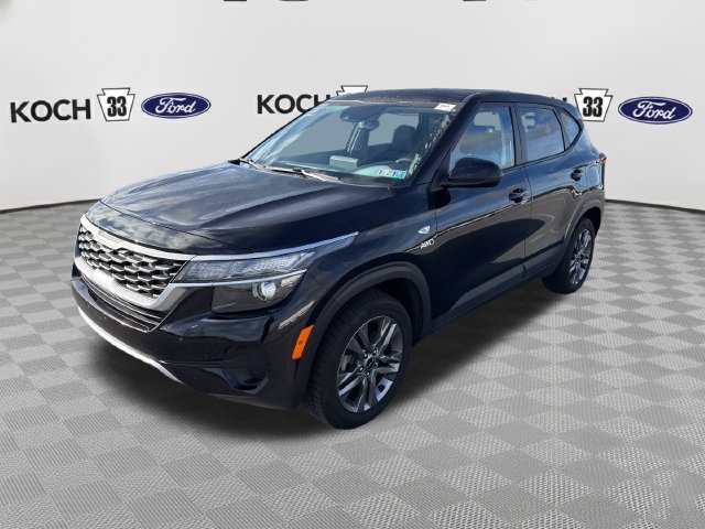 Used 2023 Kia Seltos LX AWD/4WD image 3