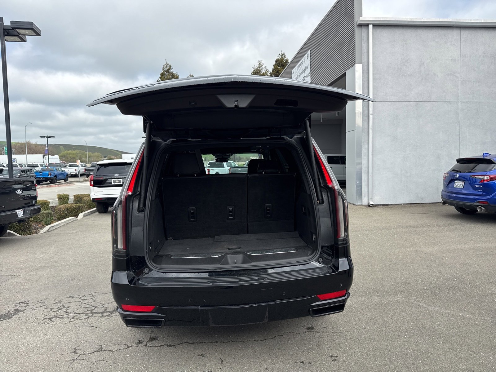 Used 2021 Cadillac Escalade Sport Platinum w/ Heavy-Duty Trailer Package image 6