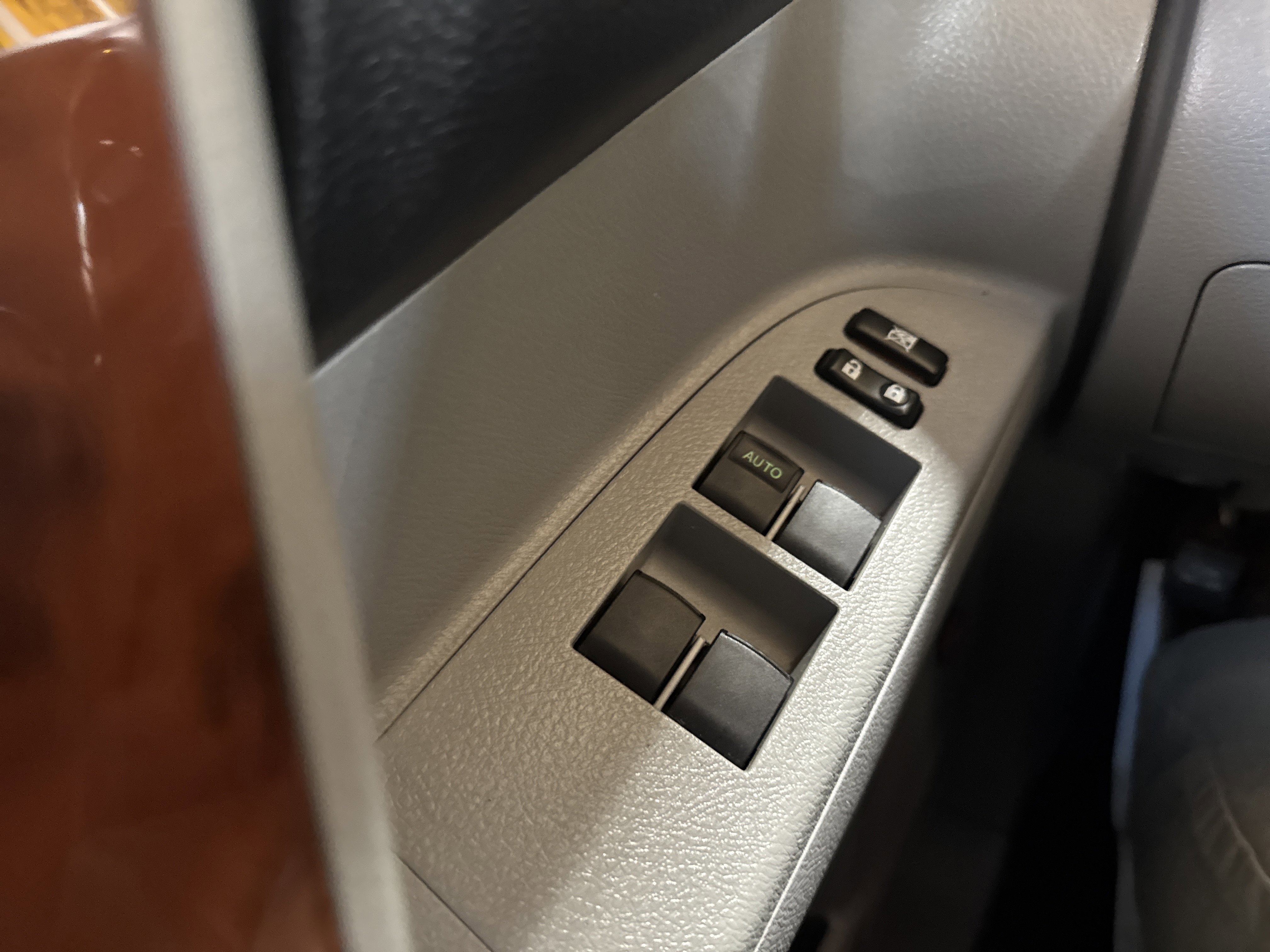 Used 2012 Toyota Highlander Limited image 34