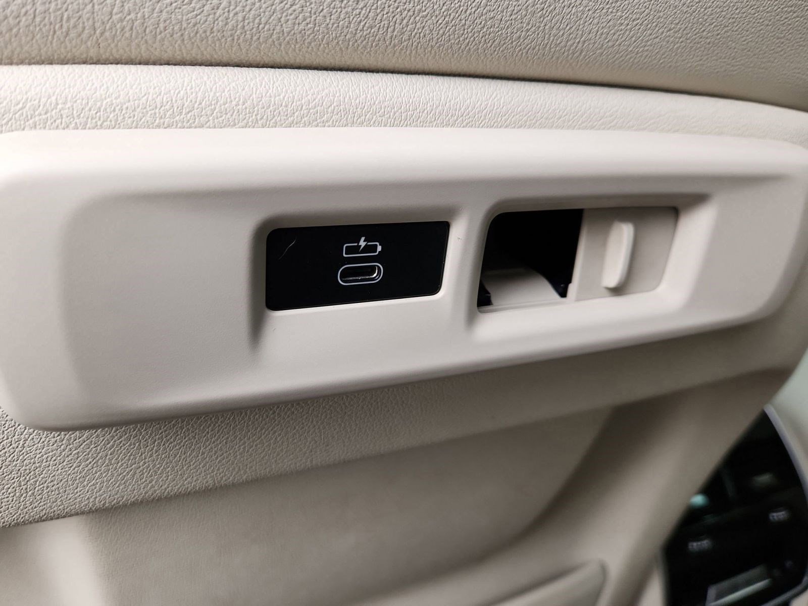 Used 2021 BMW X5 xDrive40i w/ M Sport Package image 15