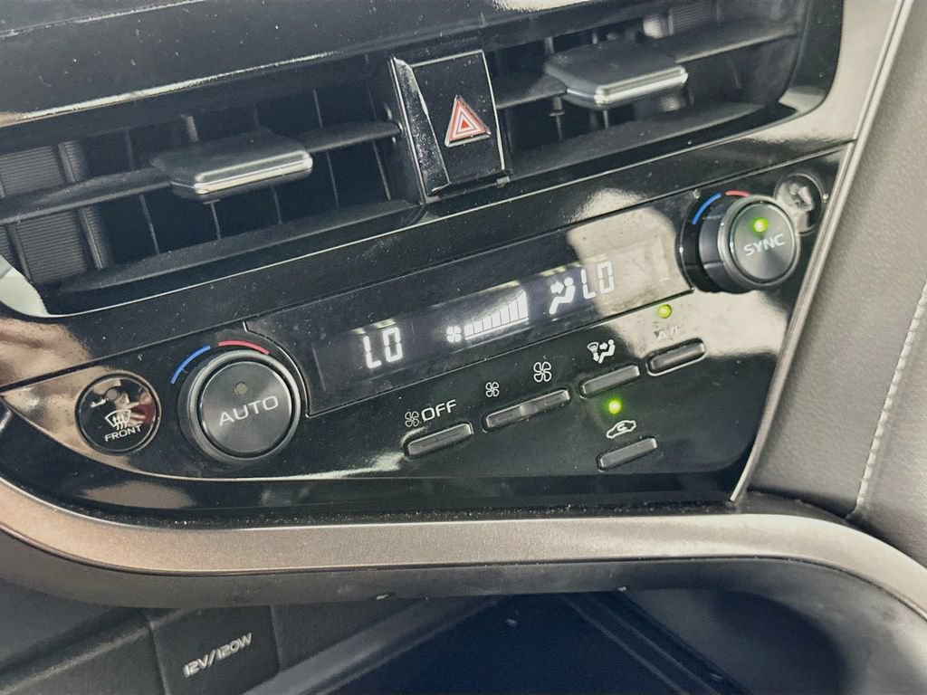 Used 2024 Toyota Camry SE FWD image 28