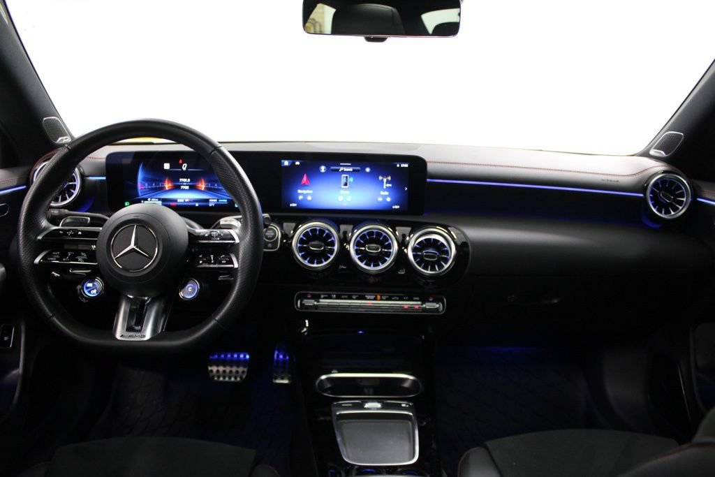 Used 2025 Mercedes-Benz CLA 35 AMG 4MATIC image 31