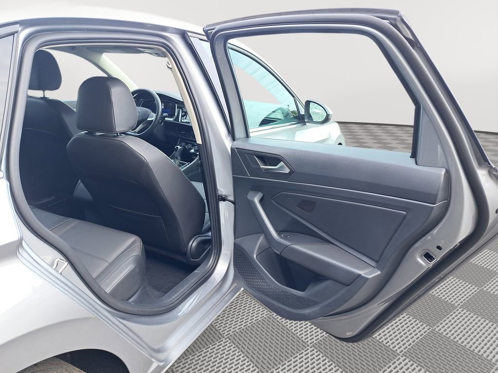 Used 2024 Volkswagen Jetta SE image 15