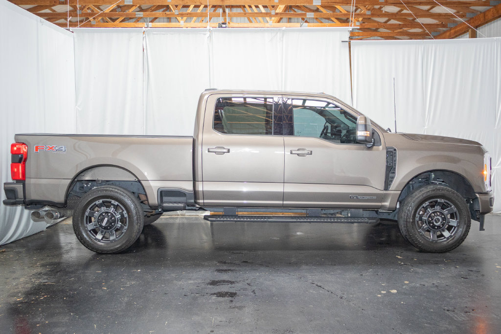 Used 2023 Ford F250 Lariat w/ Lariat Ultimate Package AWD/4WD image 5