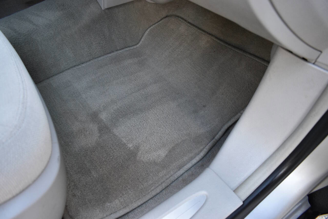 Used 2011 Buick Lucerne CX FWD image 21