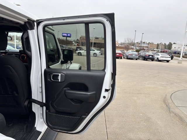 Used 2021 Jeep Wrangler Unlimited Rubicon image 25