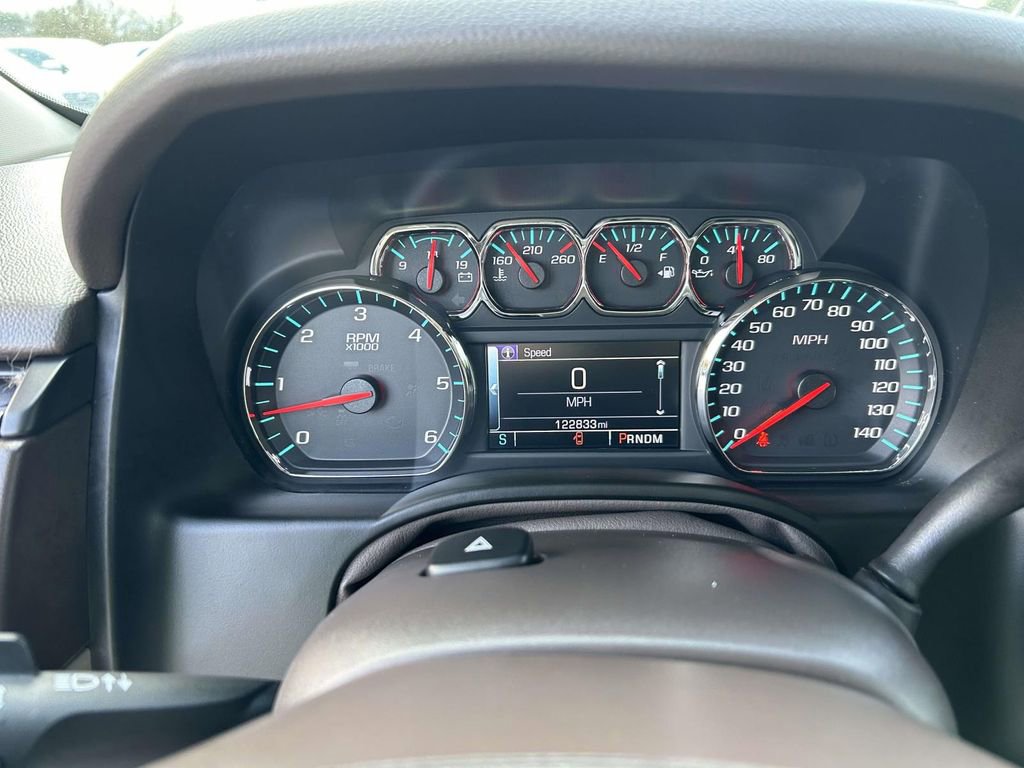 Used 2016 Chevrolet Suburban LT w/ LT Signature Package image 24