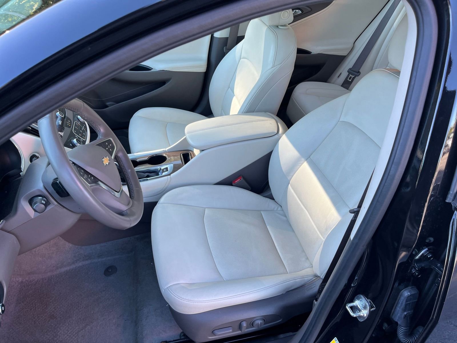 Used 2024 Chevrolet Malibu LT image 32