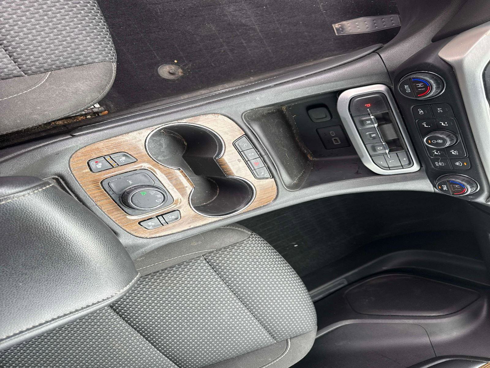 Used 2021 GMC Acadia SLE w/ Driver Convenience Package image 24
