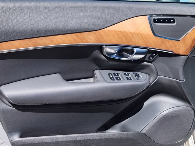 Certified 2025 Volvo XC90 B6 Core w/ Protection Package Premier AWD/4WD image 9